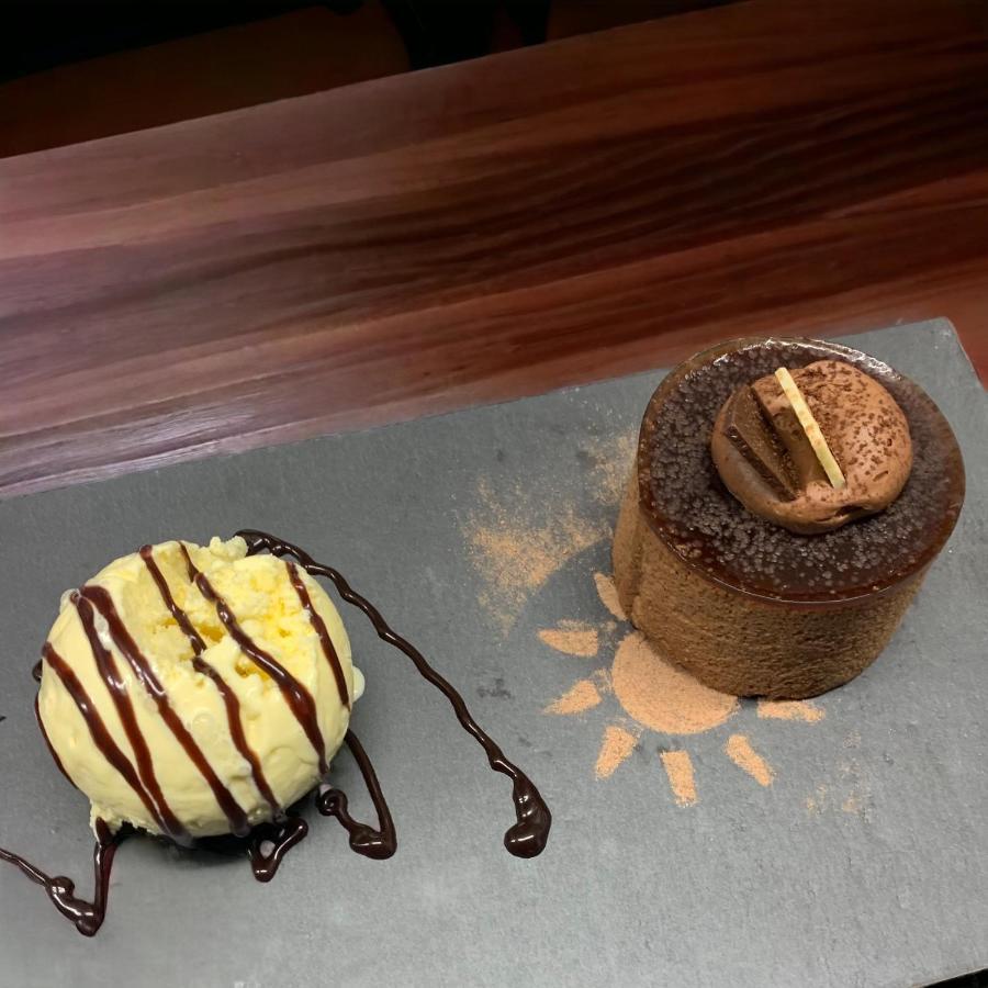 沃金 Crown & Anchor酒店 外观 照片